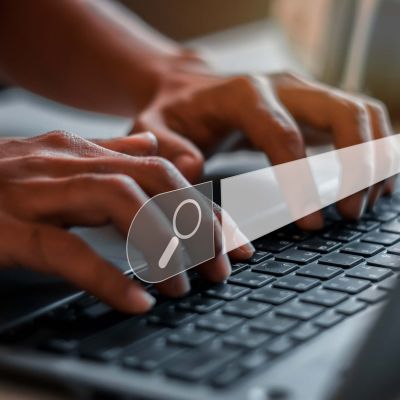 Utilisez des outils comme Google Analytics et d'autres outils spécifiques au référencement local pour mesurer les performances de votre stratégie SEO local
